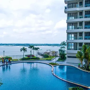 Scenic Country Garden Danga Bay By Lions Bay Appartement